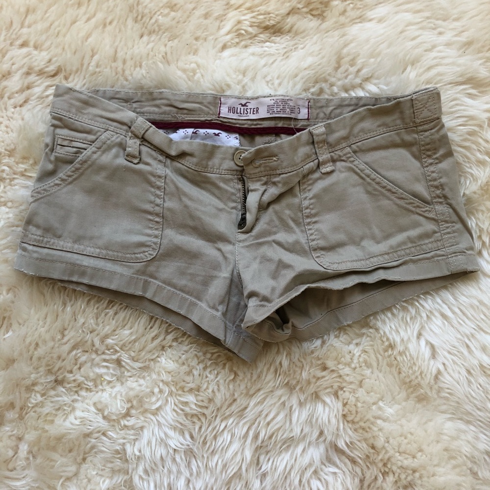 Hollister khaki shorts